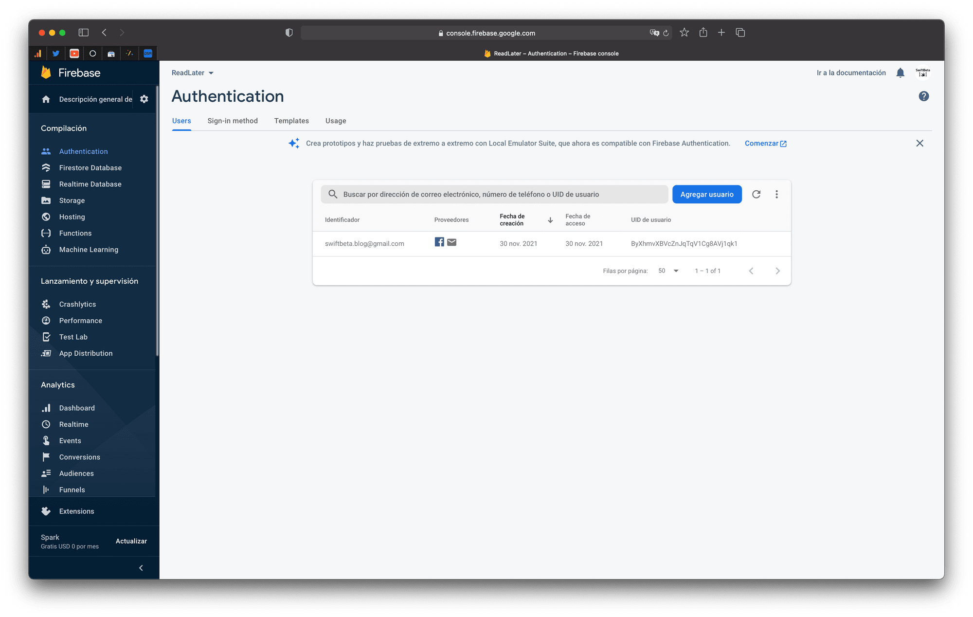 User en Firebase con la cuenta vinculada de Facebook y Email y Password